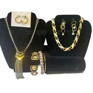 Gold tone jewelry lot. 6 items*‎ bracelets* earrings* necklaces